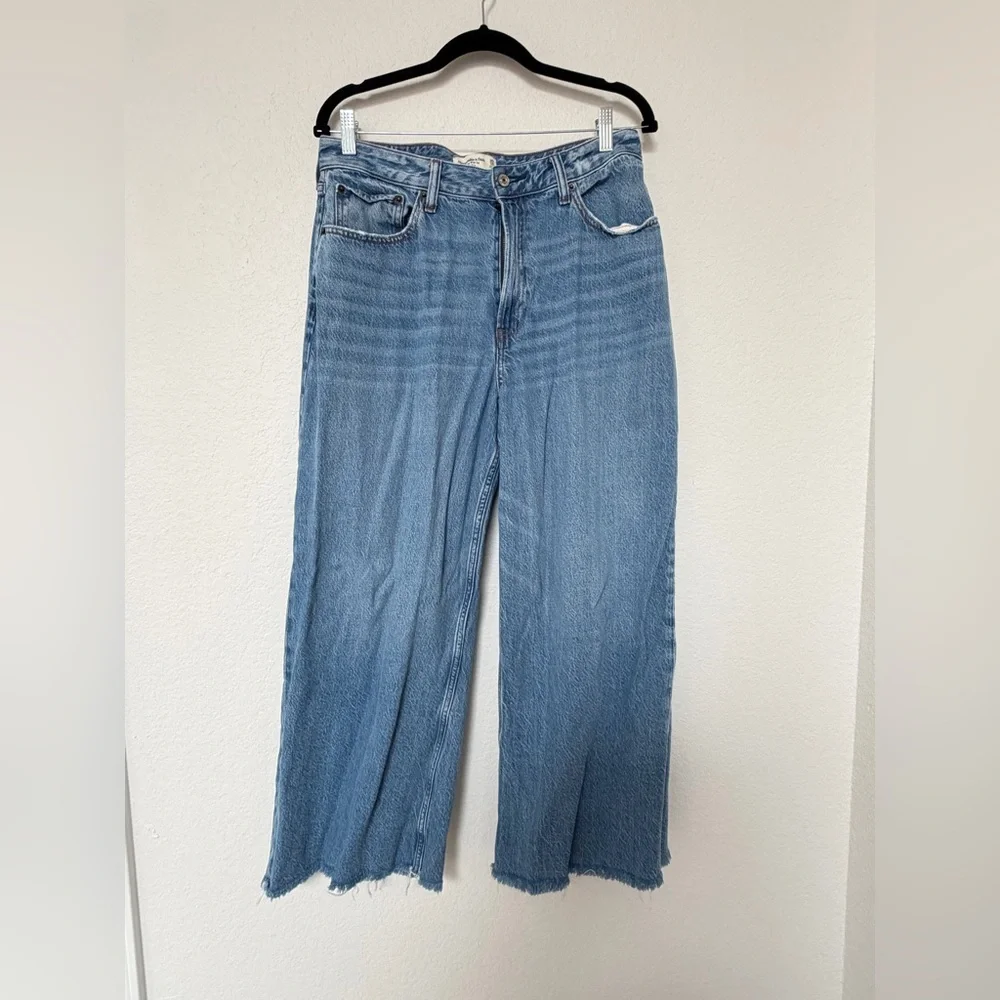 Abercrombie & Fitch Curve Love High Rise Crop Wide Leg Jeans | Size 10 - Picture 3 of 7